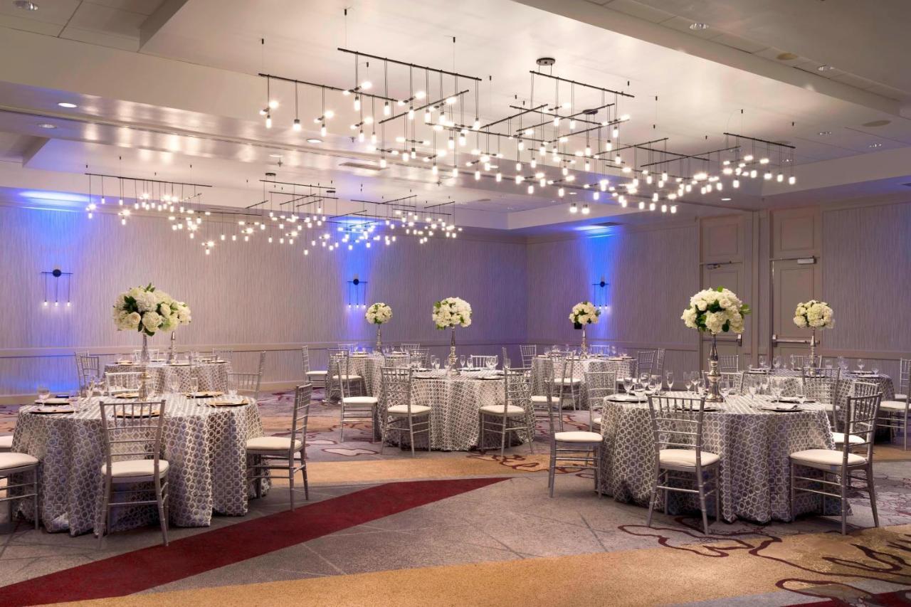 Отель Atlanta Marriott Northeast/Emory Area Экстерьер фото