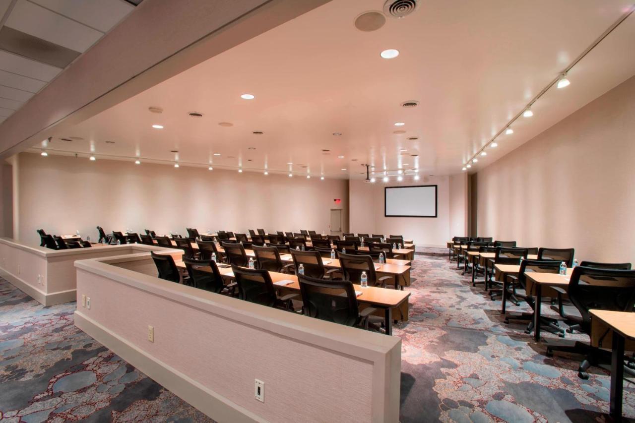 Отель Atlanta Marriott Northeast/Emory Area Экстерьер фото
