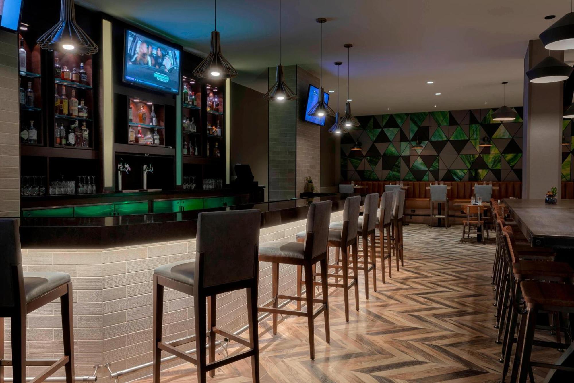 Отель Atlanta Marriott Northeast/Emory Area Экстерьер фото