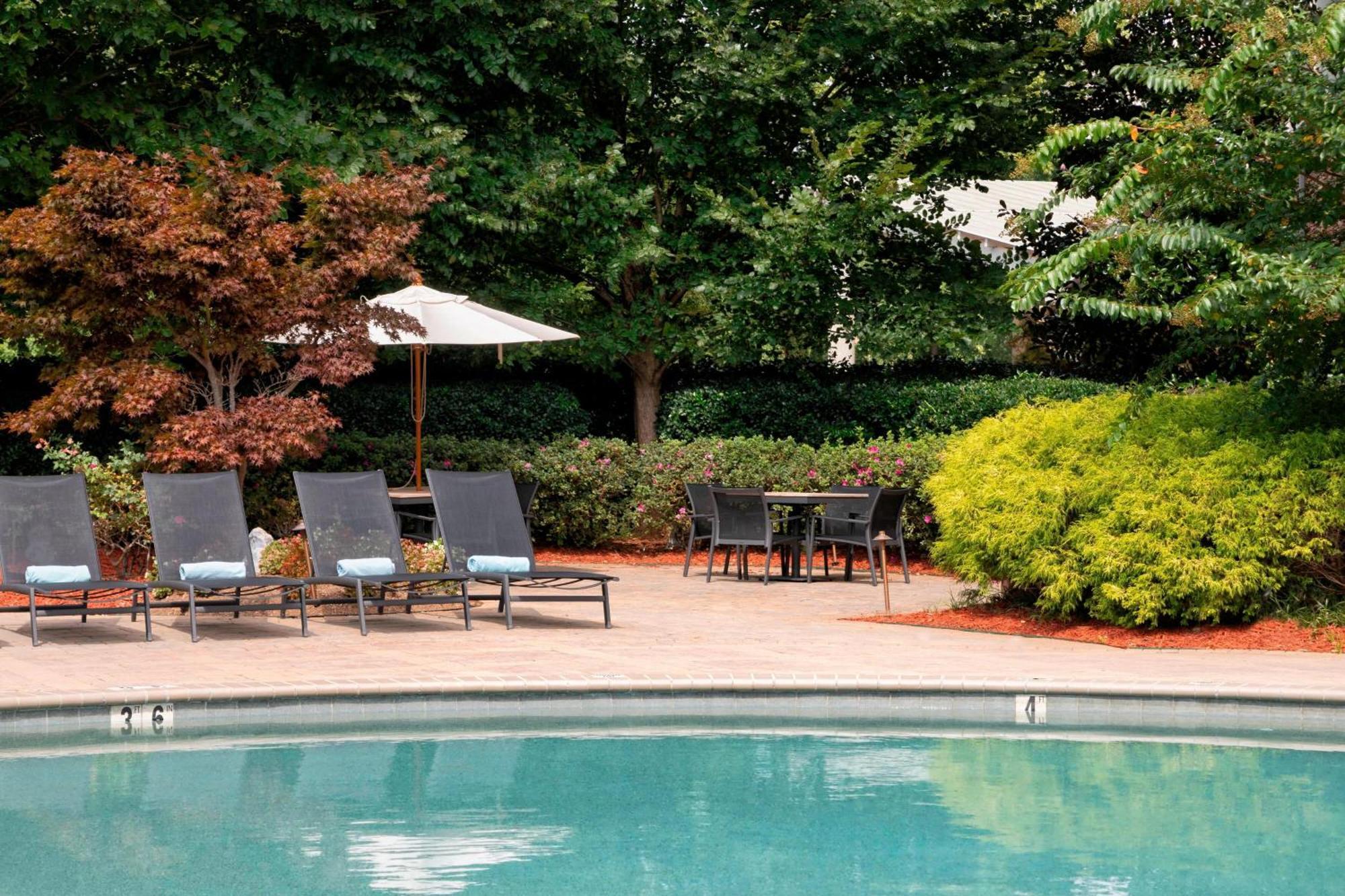 Отель Atlanta Marriott Northeast/Emory Area Экстерьер фото